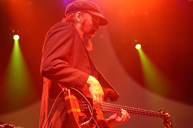 Les Claypool Plays Bass
