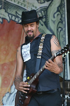 Michael Franti with Spearhead