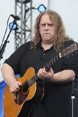 Gov't Mule's Warren Haynes Looks into the Camera at the Green Apple Festival 2008
