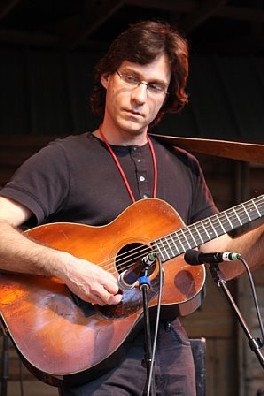Guitarist Enrique Coria